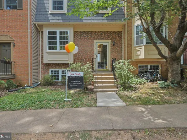 6168 Forest Creek Ct, Springfield, VA 22152
