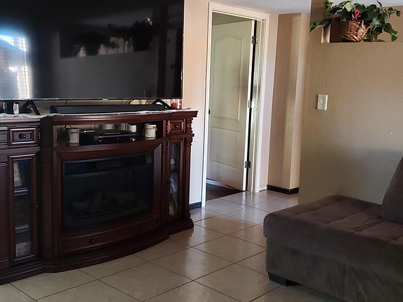 4th image of 7621 W Sells Dr
