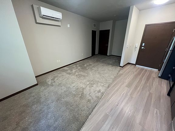 4th image of 5414 Mineral Point Rd #219