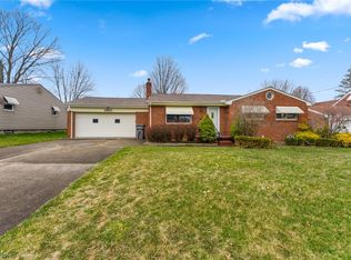 2850 Peacock Dr, Youngstown, OH 44511