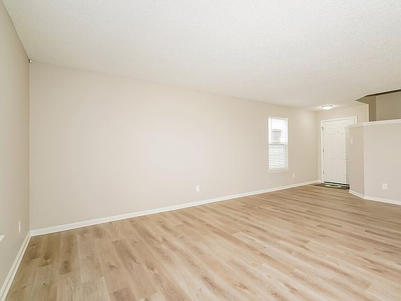 5th image of 1245 Kenwood Dr