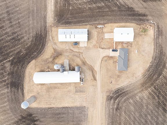3rd image of 60XX Highway 212 E