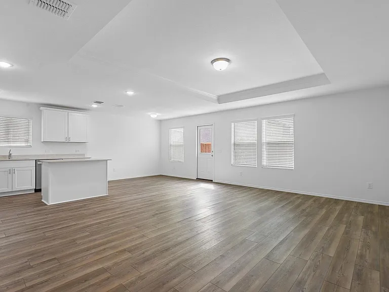 4433 Benham Dr — Photo 11