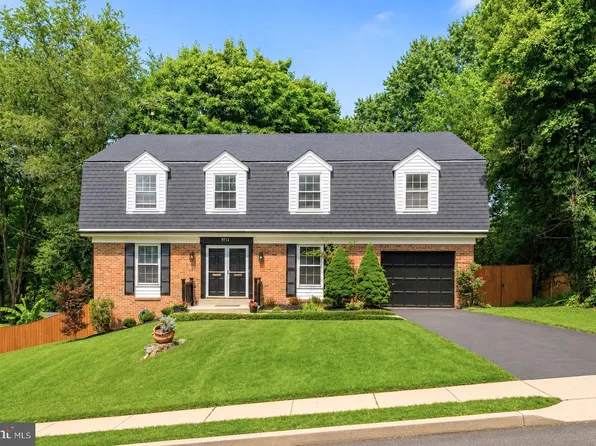 9712 Hill St, Kensington, MD 20895