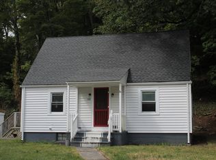 110 Lake Iliff Rd, Newton, NJ 07860