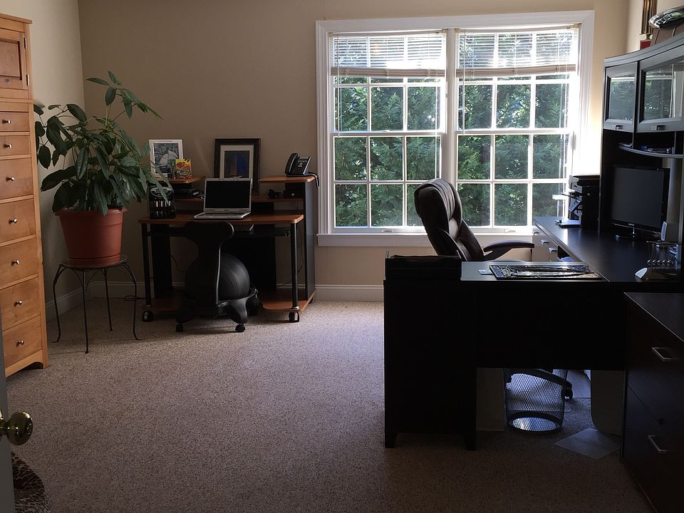 2nd image of 145 Lynn Cove Ln