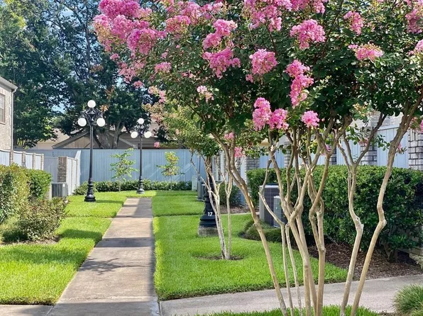 632 Wilcrest Dr #632, Houston, TX 77042