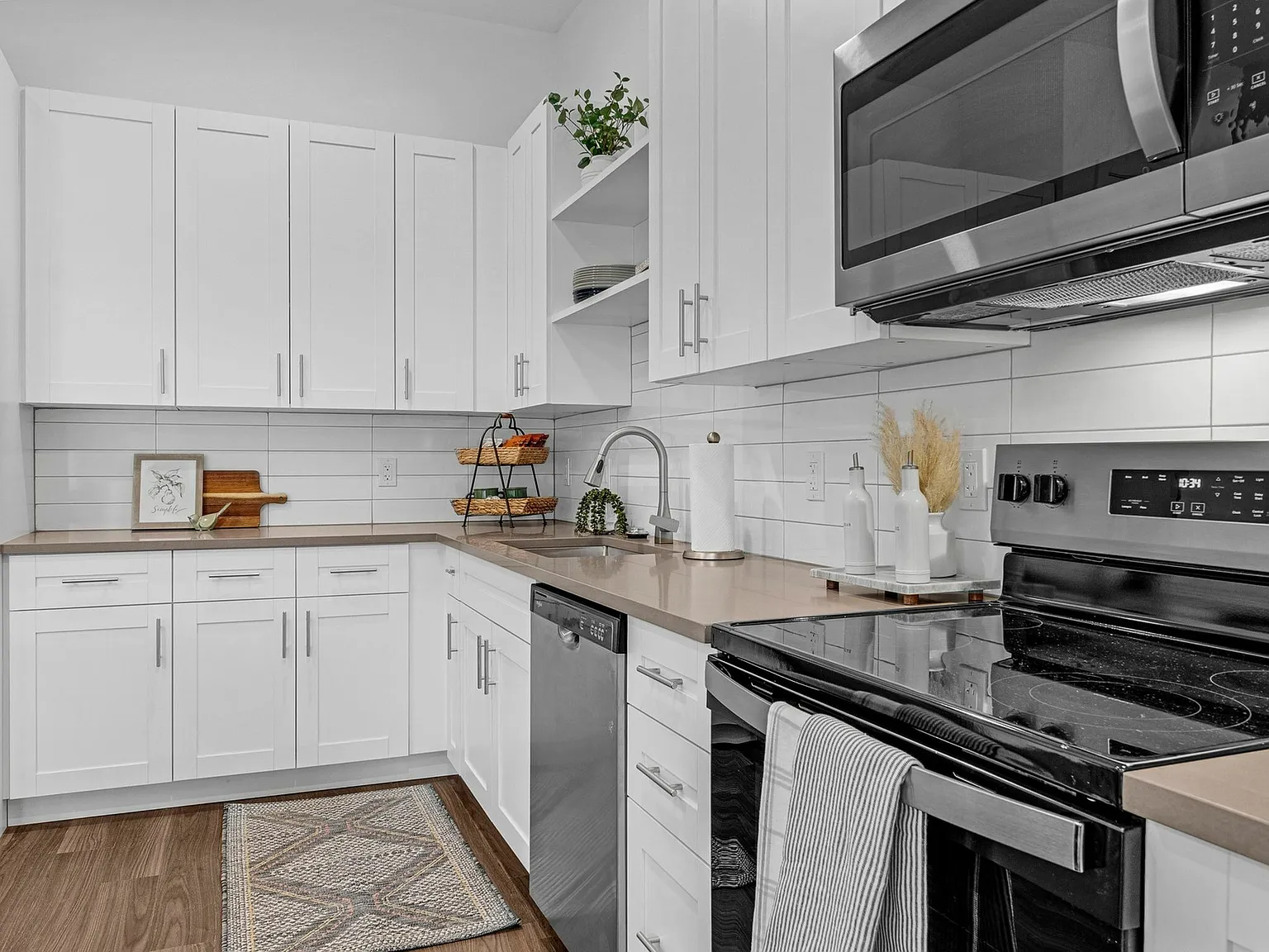 RISE Florence Villa Townhomes — Photo 2