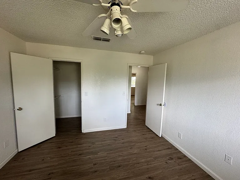 21293 E American Ave — Photo 11