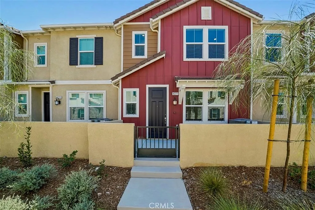 3 bed, 2.5 bath, 1555 sqft, $3,400 — Photo 1