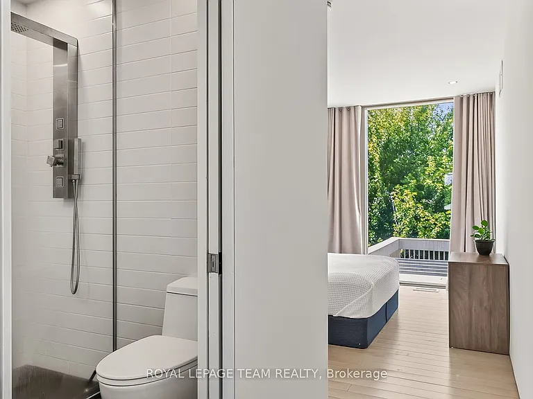142 Ivy Cres #2 — Photo 22