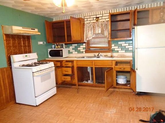 5th image of 237 Francis Ave