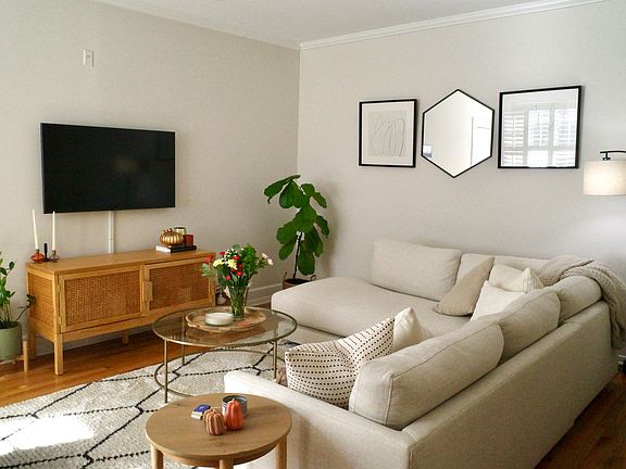2nd image of 1028 Saint Charles Ave NE APT 1