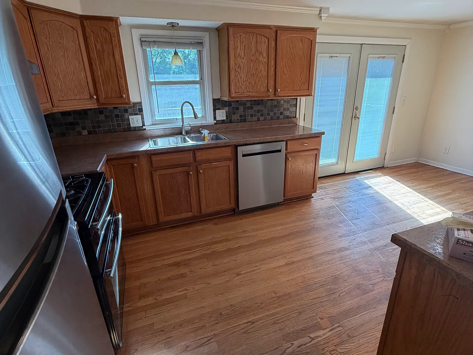 3 bed, 1746 sqft, $2,580 — Photo 3