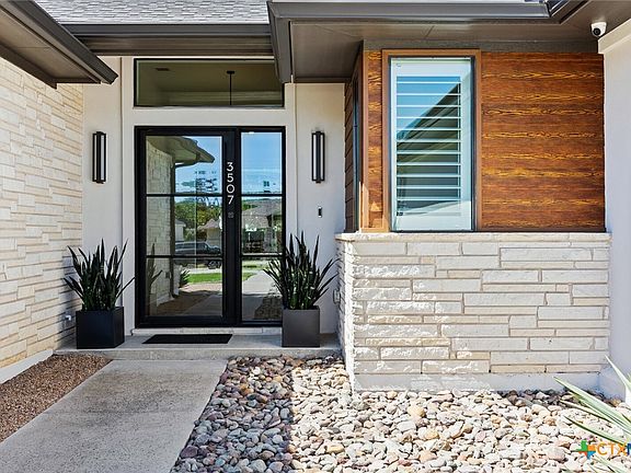 5th image of 3507 Lions Ridge Dr
