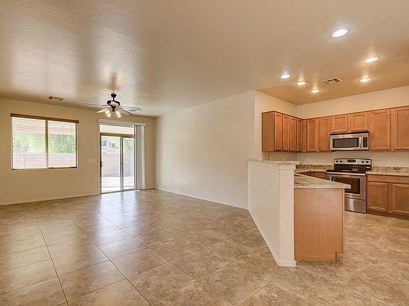 3rd image of 43572 W Oster Dr