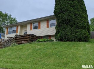1615 Calvin St, Davenport, IA 52804