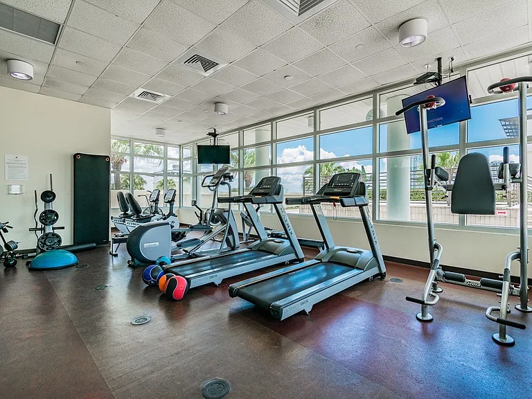 1120 E Kennedy Blvd #1030 — Photo 43