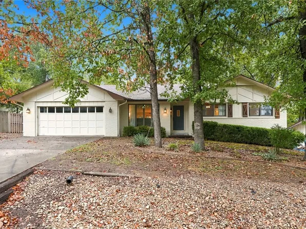 7 Abingdon Ln, Bella Vista, AR 72715