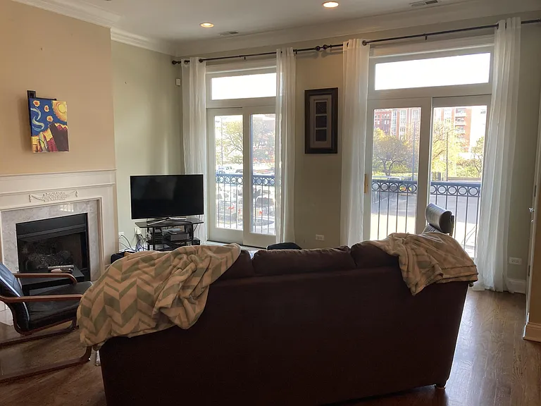 212 N Halsted St #2 — Photo 4