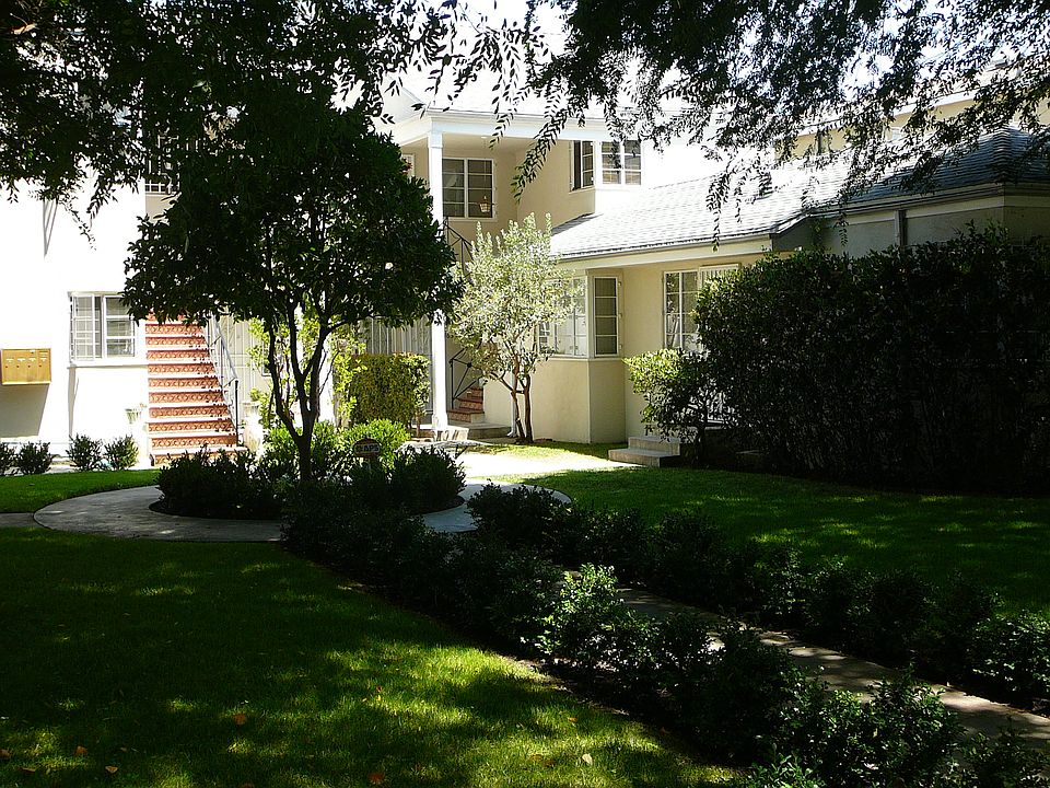 2nd image of 1630 Preuss Rd