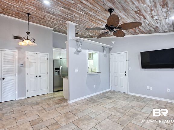 5th image of 2200 W 2nd St #303-B