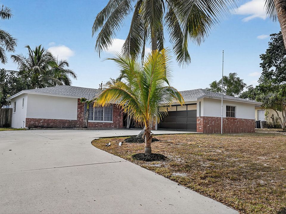 1st image of 8776 SE Bahama Circle