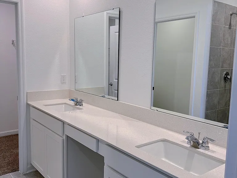 352 Loch Ct — Photo 14