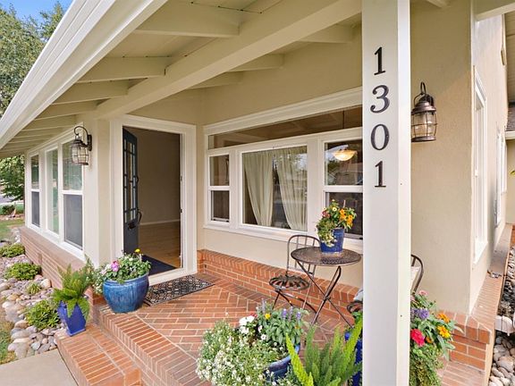 5th image of 1301 Holly Dr