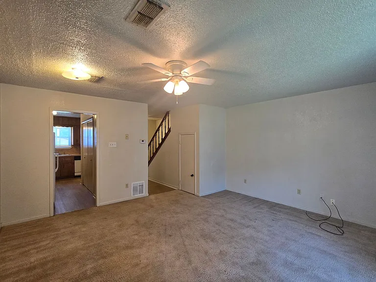 3702 Hereford Ln #D — Photo 7