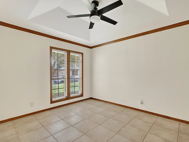 304 Bluebird Ave — Photo 14