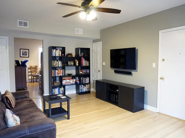 2652 W Rascher Ave #301, Chicago, IL 60625