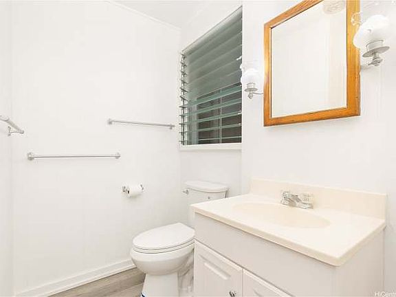 5th image of 3238 Makini St