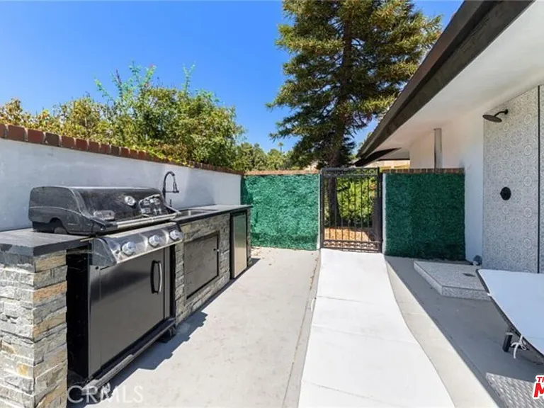 2199 Summitridge Dr — Photo 46