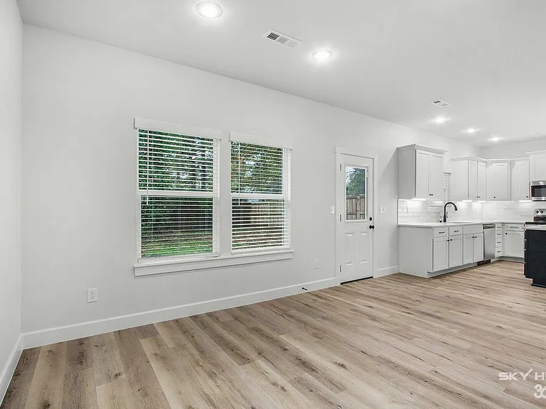 187 Main St — Photo 13