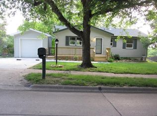 708 Bellevue Blvd S, Bellevue, NE 68005