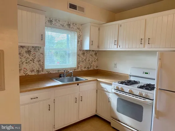 120-2 Washington St NE #5, Leesburg, VA 20176