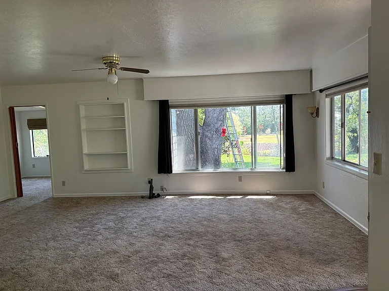 5703 Chapel Dr — Photo 9