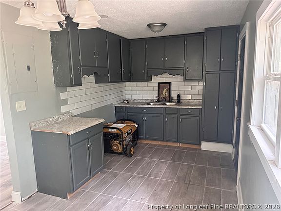 6th image of 1749 Todd St