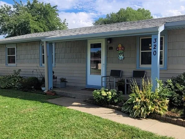 320 Kunkle Dr, Ellsworth, KS 67439