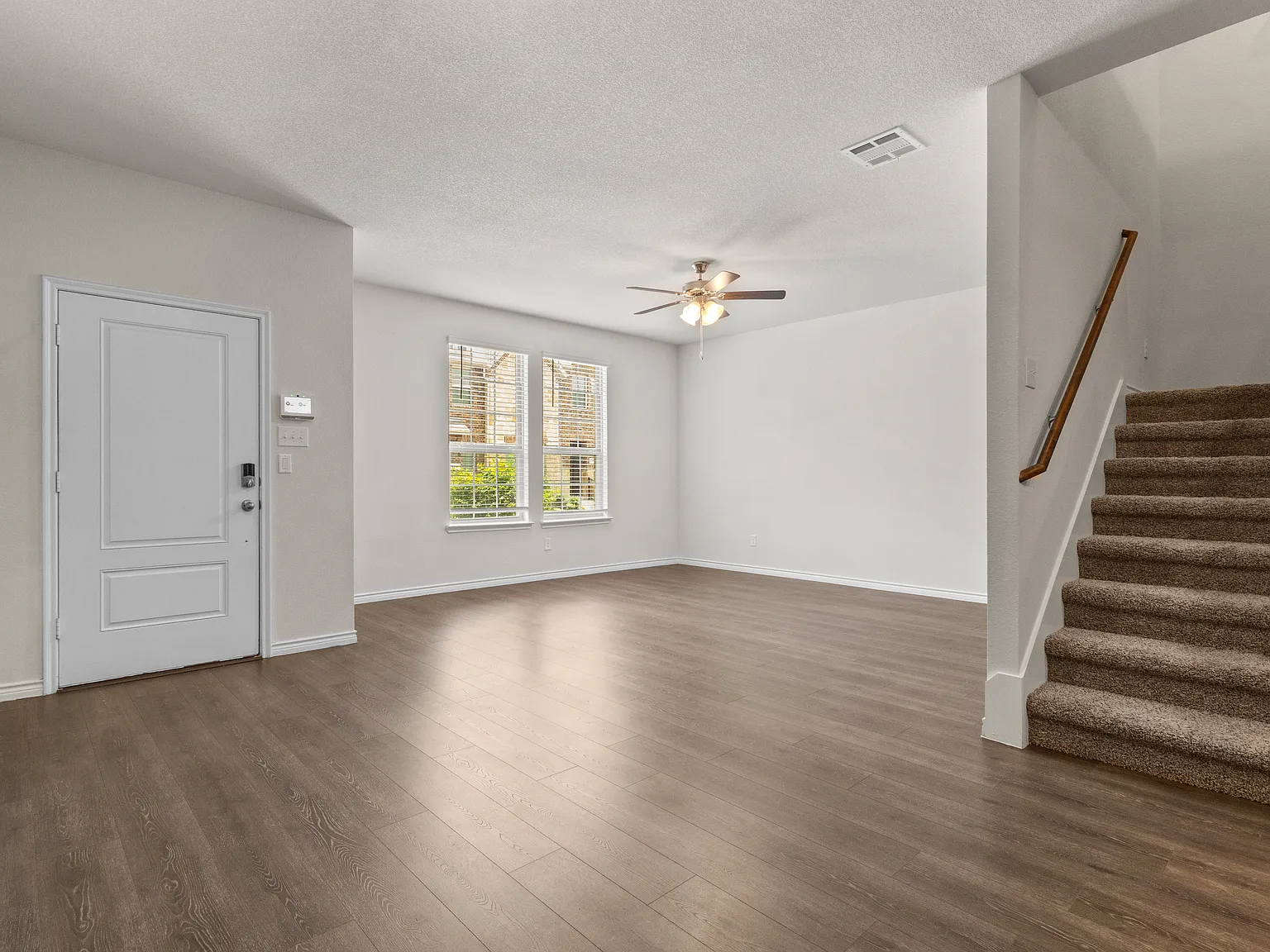 3 bed, 2.5 bath, 1815 sqft, $2,750 — Photo 4