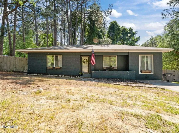 580 W Maine Ave, Southern Pines, NC 28387