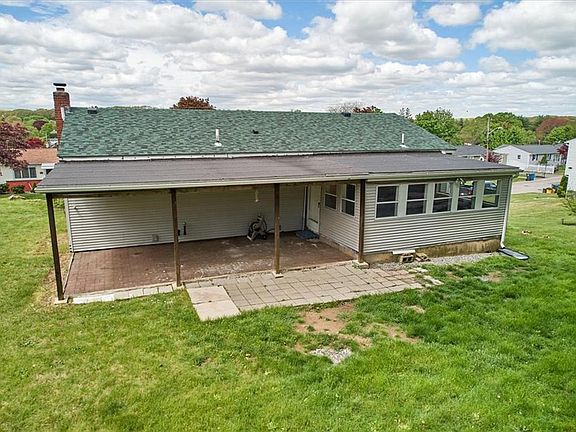 5th image of 130 Woodland Ave