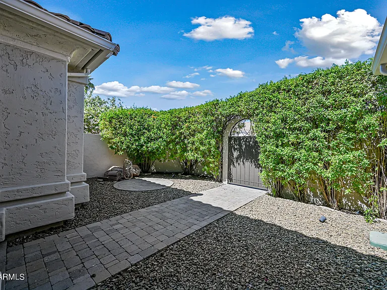6057 E Campo Bello Dr — Photo 3