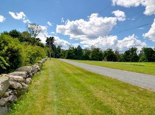43 Strawberry Hill St, Dover, MA 02030