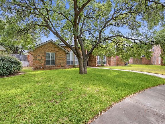 3rd image of 4125 Fox Hollow Ct