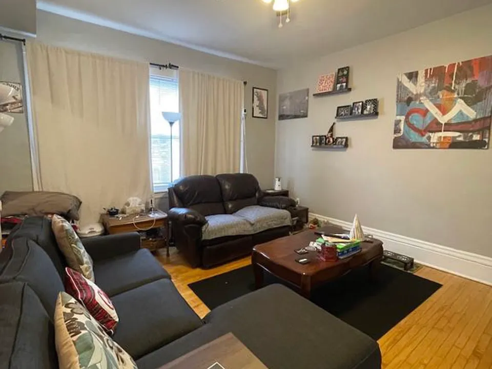 3112 N Kenmore Ave #2