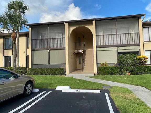 5th image of 824 Sky Pine Way APT C2