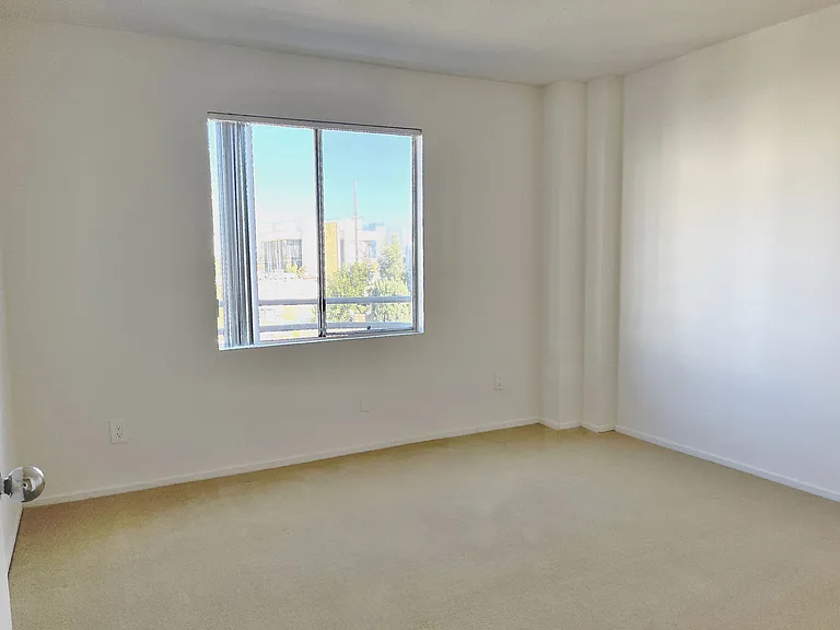 Midvale Towers — Photo 267