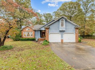 2201 Oakview Dr, New Bern, NC 28562